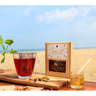 Thé aux amandes avec pomme et cannelle