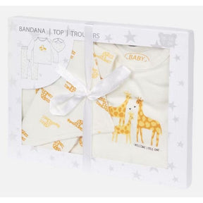 Description En coton biologique Disponible en taille 50/56 ou 62/68 avec divers imprimés Ce coffret cadeau contient un t-shirt tendance, un pantalon et un chouette accessoire : bonnet, bavoir ou bandeau. Le cadeau de naissance idéal ! Pour bébés de 0 à 6 mois.