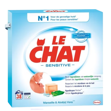 Le chat poudre lessive